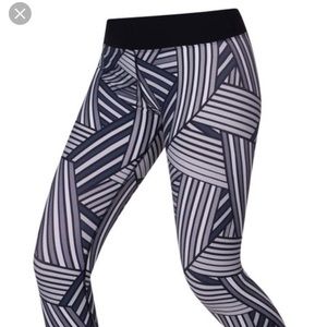 Lorna Jane graceful cropped legging